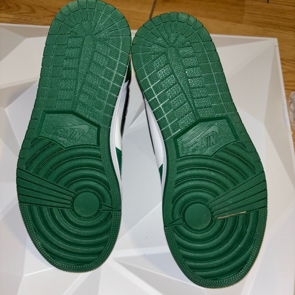 Nike Air Jordan 1 Mid Retro Special Edition size 9.5 - Picture 2 of 4